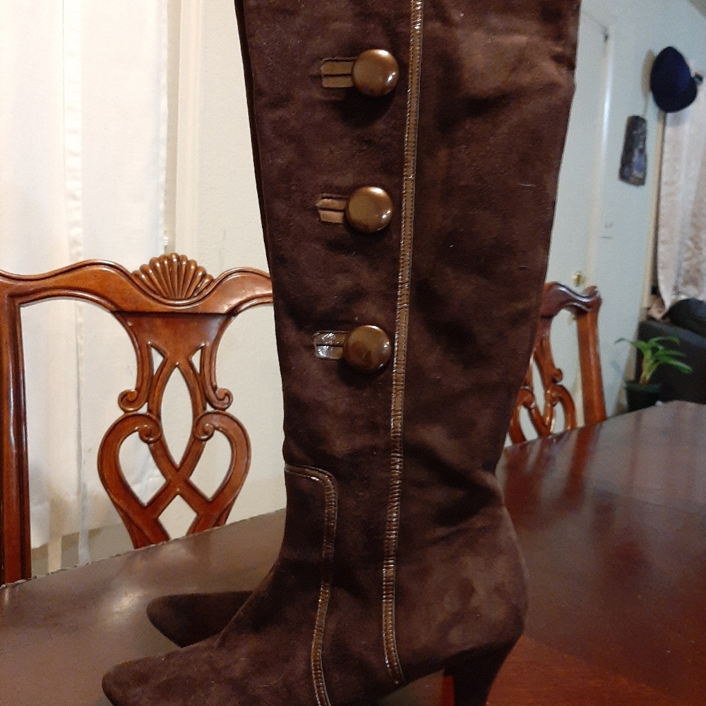 Antonio Melanie size 8